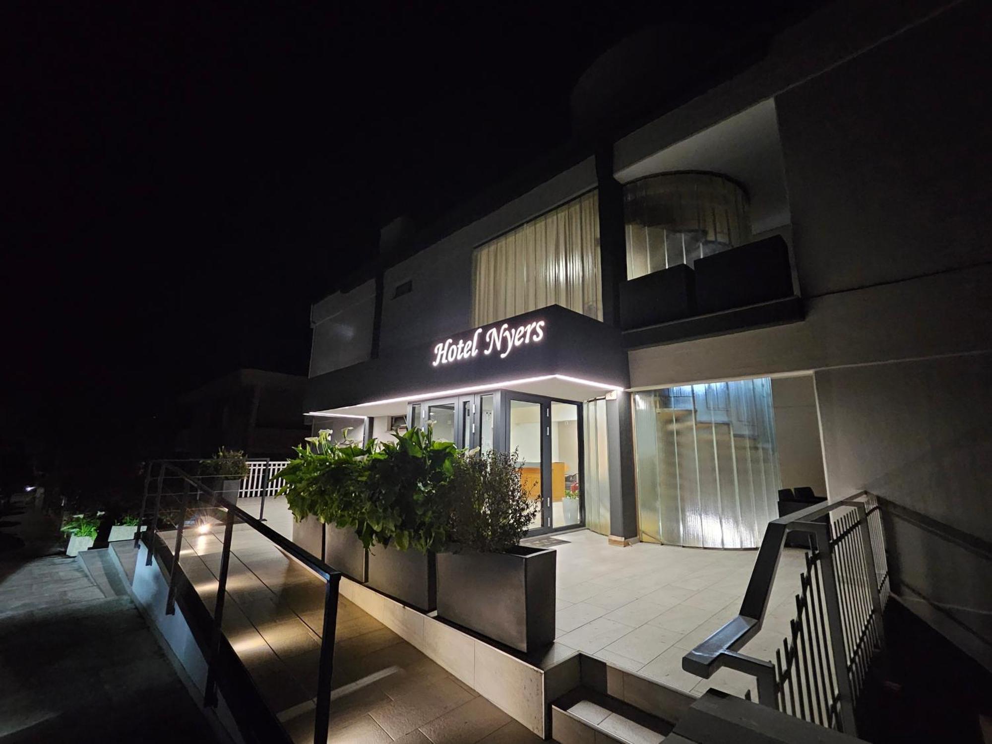 Albergo Nyers Perugia Exterior photo