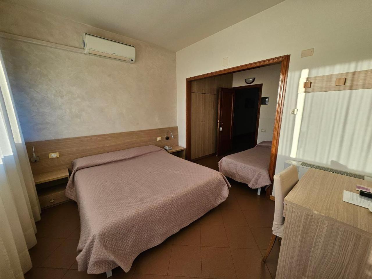 Albergo Nyers Perugia Exterior photo