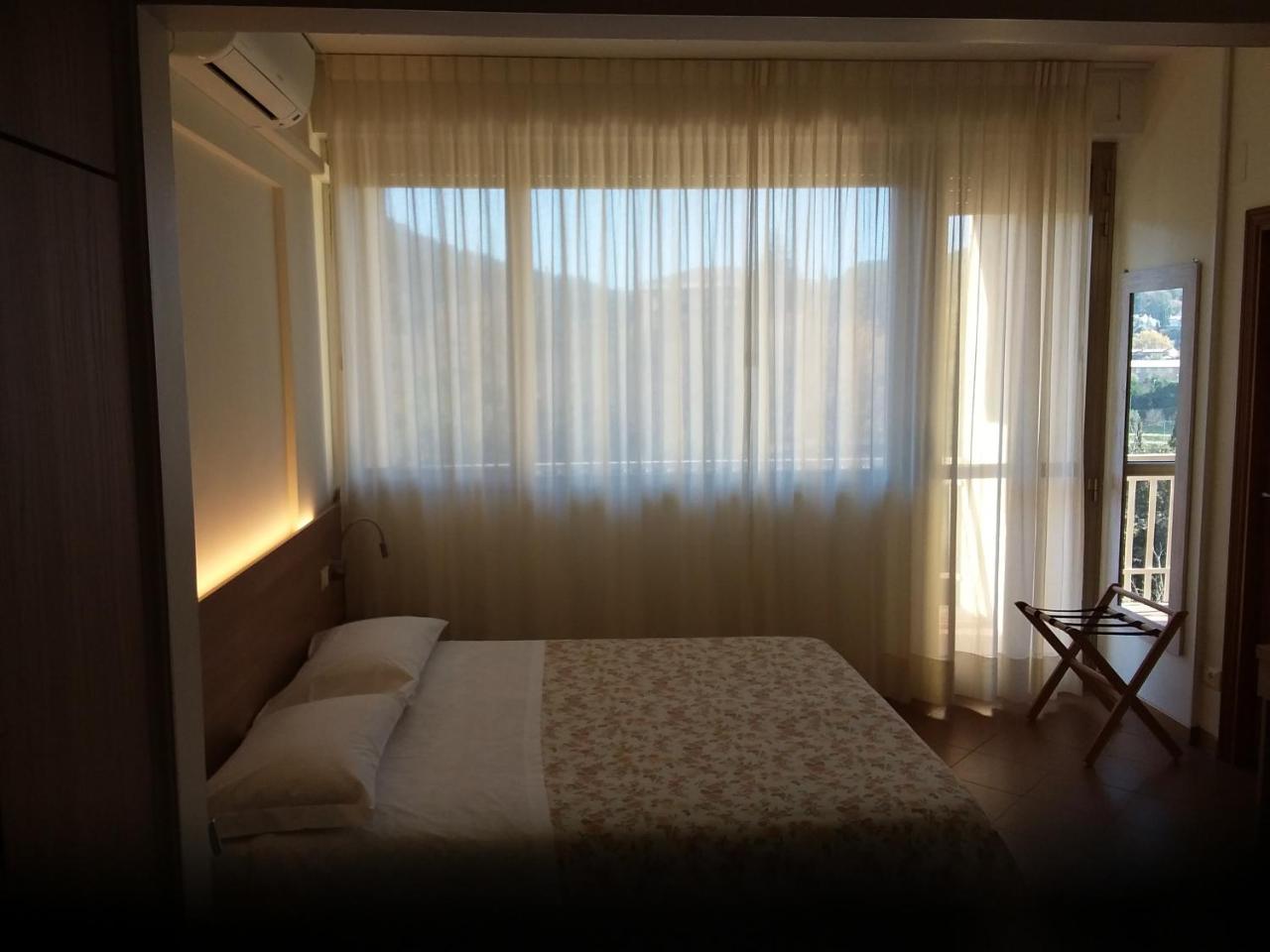 Albergo Nyers Perugia Exterior photo